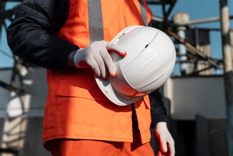 Сотрудник силовых структур потерял сознание во время обыска в редакции «Новой газеты»