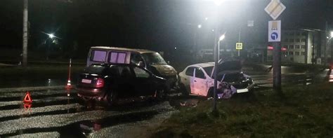 Внедорожник на проспекте Корсунова: столкновение с велосипедистом и его последствия